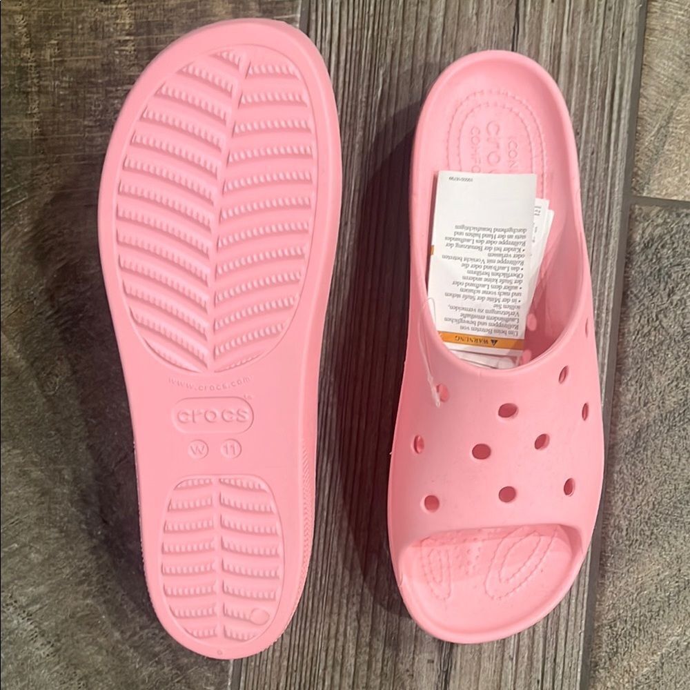 NWT CROCS Pink 1.5”Platform Shoes with vented top Accents - Picture 2 of 5